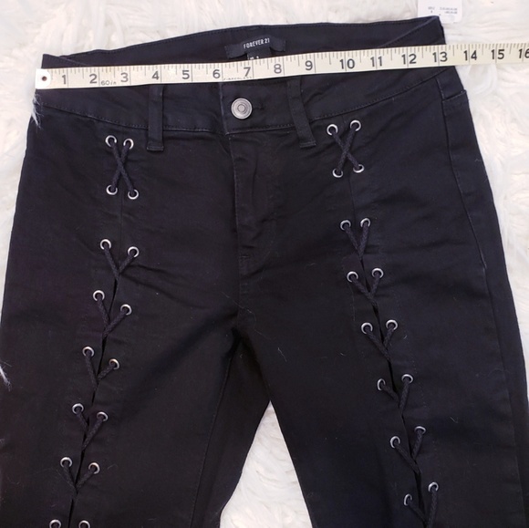 *Cute Lace up Jean's* - Picture 2 of 7